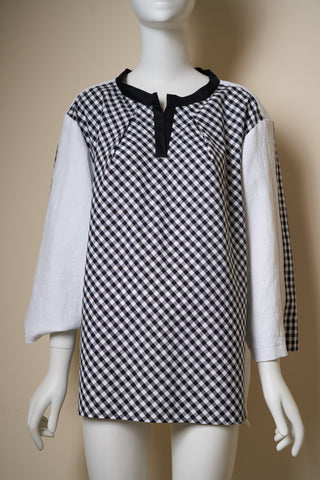 Designer-Bluse im angesagten Materialmix