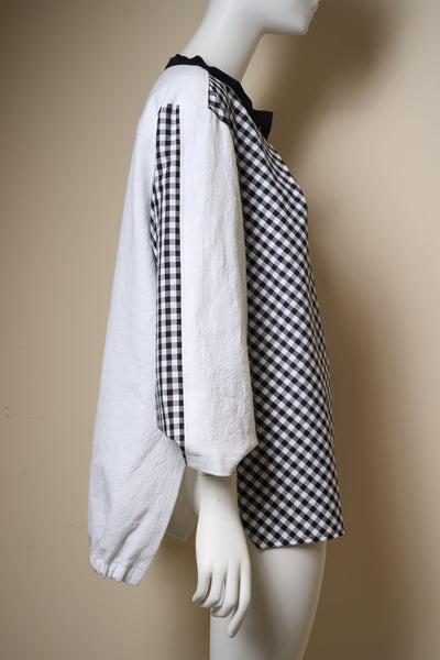 Designer-Bluse im angesagten Materialmix